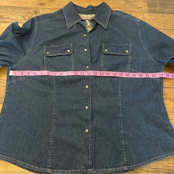I. E. Relaxed Woman Denim Button Down Shirt - Picture 10 of 12